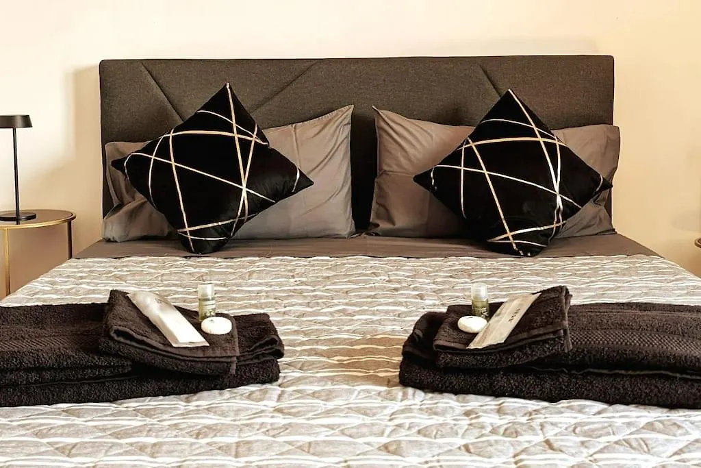 Room With Free Parking 5 Minutes Walk From Arena Verona