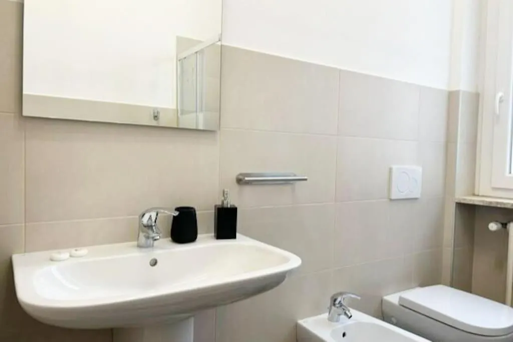 Apartment Room With Free Parking 5 Minutes Walk From Arena Verona Italy